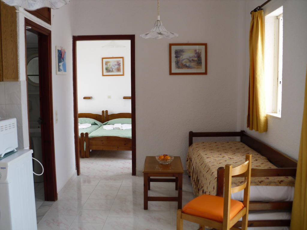 Mertonas Studios Karpathos Esterno foto